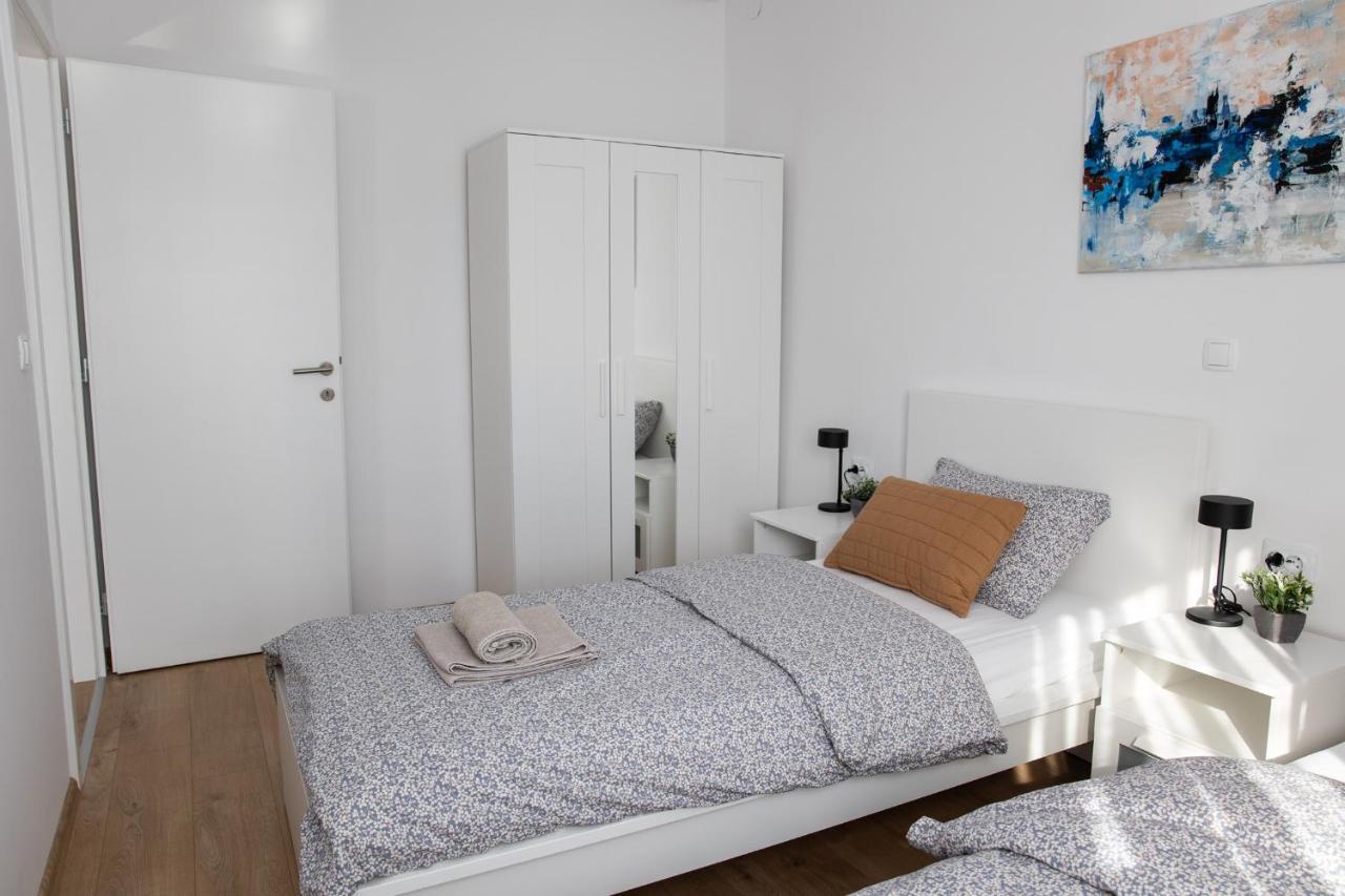 Apartman Ena ビェロヴァル エクステリア 写真