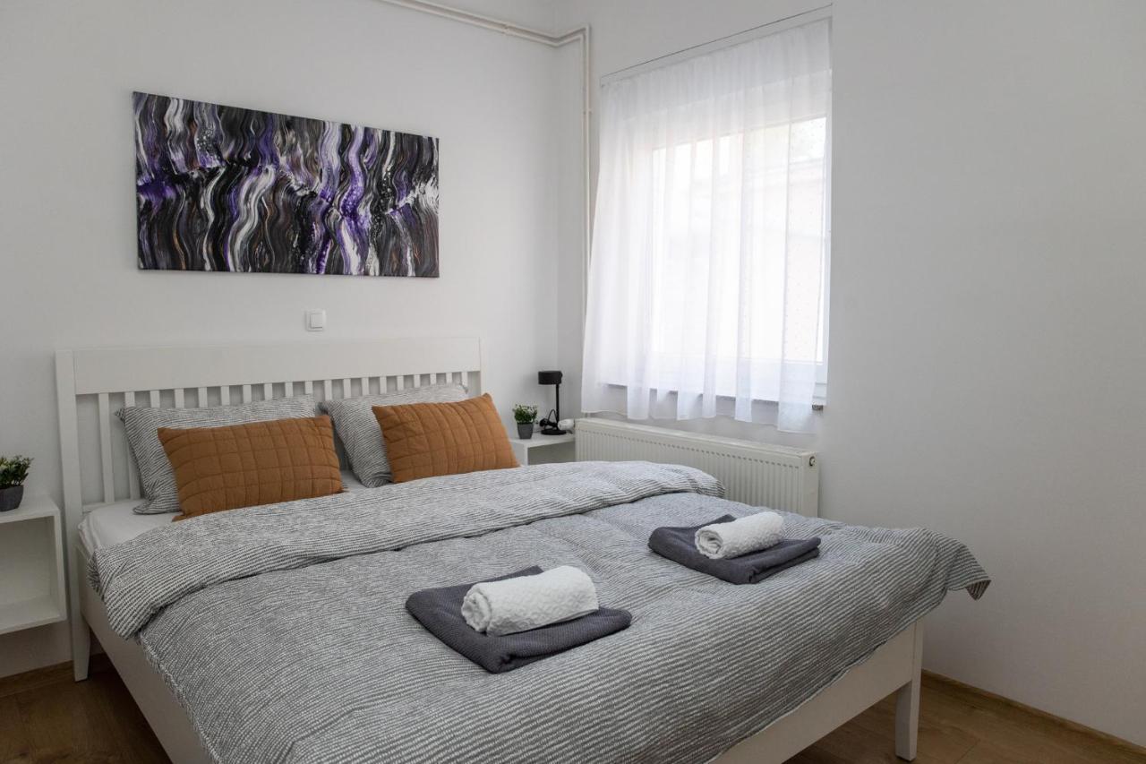 Apartman Ena ビェロヴァル エクステリア 写真