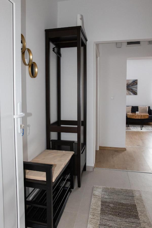 Apartman Ena ビェロヴァル エクステリア 写真