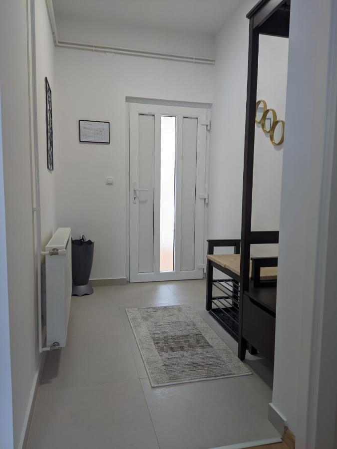 Apartman Ena ビェロヴァル エクステリア 写真
